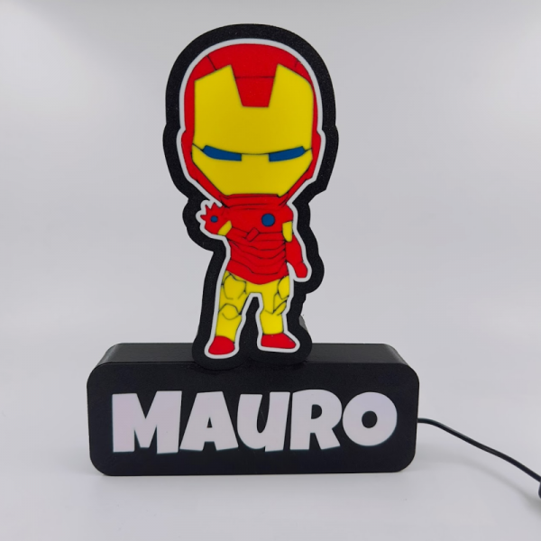 Luminaria 3D alusiva ao Ironman